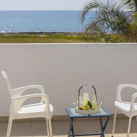 Villa Your Beautiful Holiday Minutes From Beautiful Beaches, 1370 *