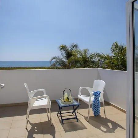 Villa Your Beautiful Holiday Minutes From Beautiful Beaches, 1370 Ayia Napa